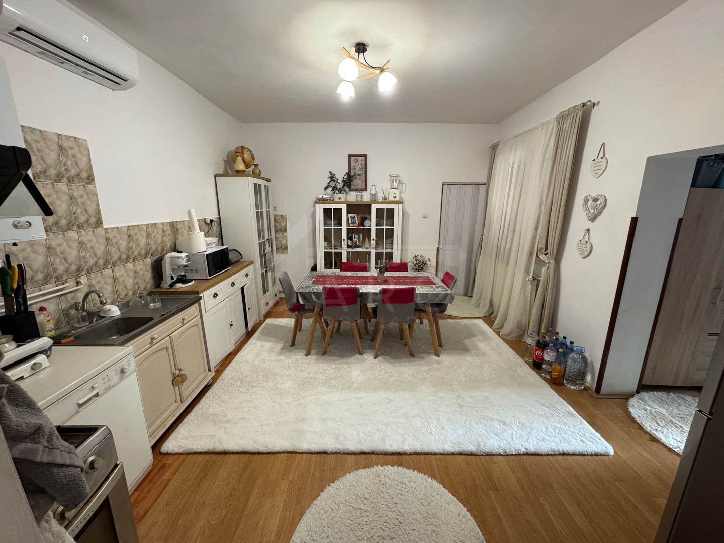 Casă de închiriat în Cerghid, județul Mureș, pentru o familie care caută liniște cu acces rapid spre Tg. Mureș - Poză 1