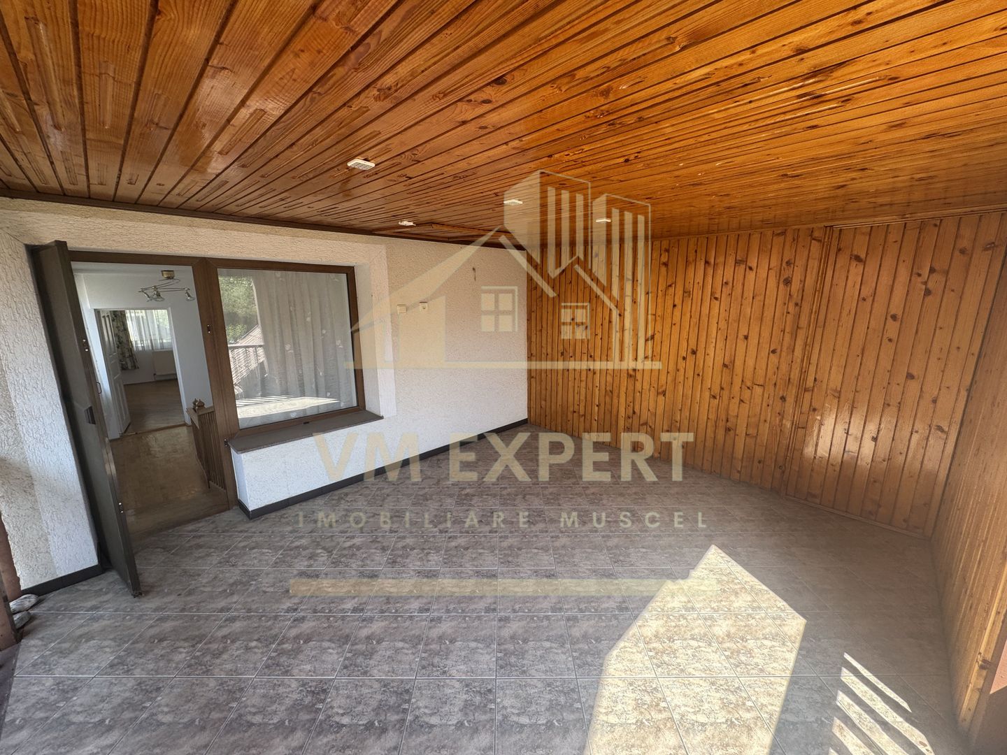 VILA 5 CAMERE, TEREN 4520 MP, LERESTI, ARGES - Poză 9