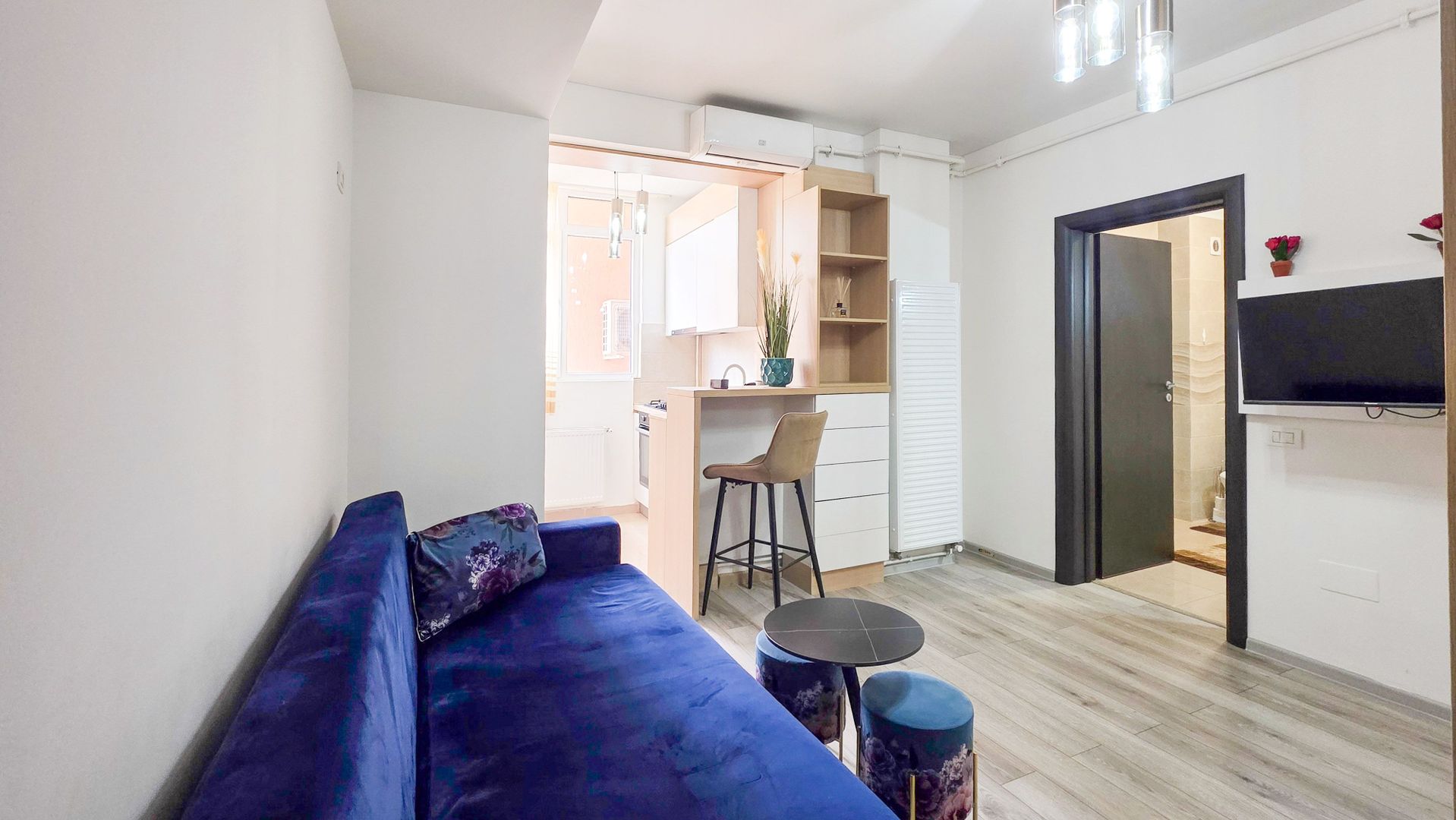 Garsonieră modernă Militari Residence | Etaj 5 | Bloc 2020 | Mobilată - Poză 1