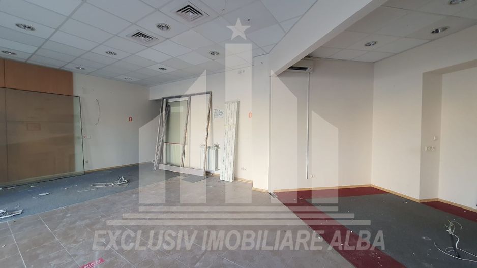 Spatiu comercial de inchiriat, Cetate - Poză 1