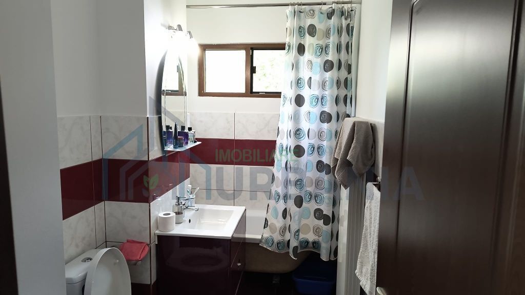 Apartament 3 camere, zona Cantemir-Podu Ros, Iasi – renovat complet, mobilat si utilat - Poză 3