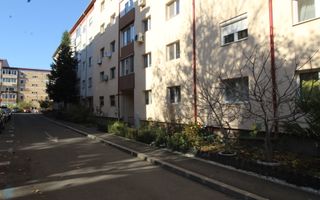 3 camere, 2 bai, centrala proprie, la 7 minute de Spitalul Judetean - Poză 17