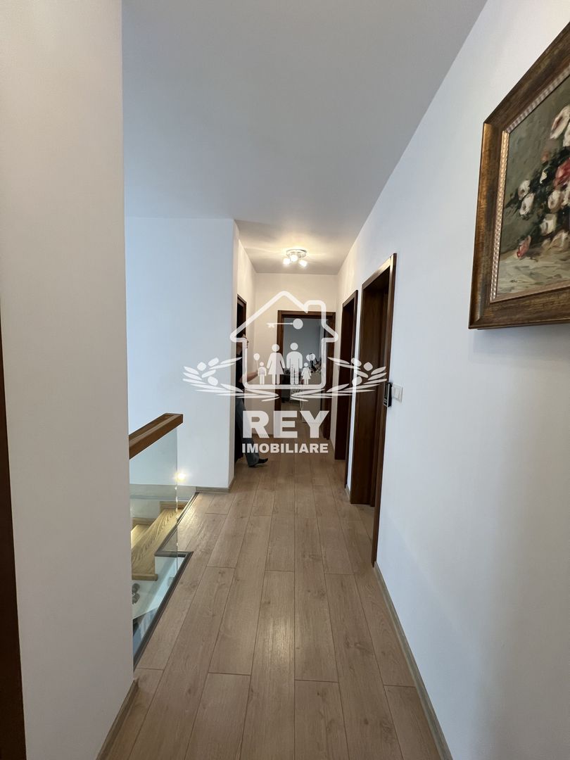 Casă de tip triplex la vânzare 6 camere /Șelimbăr /Secția 1 de Poliție - Poză 23