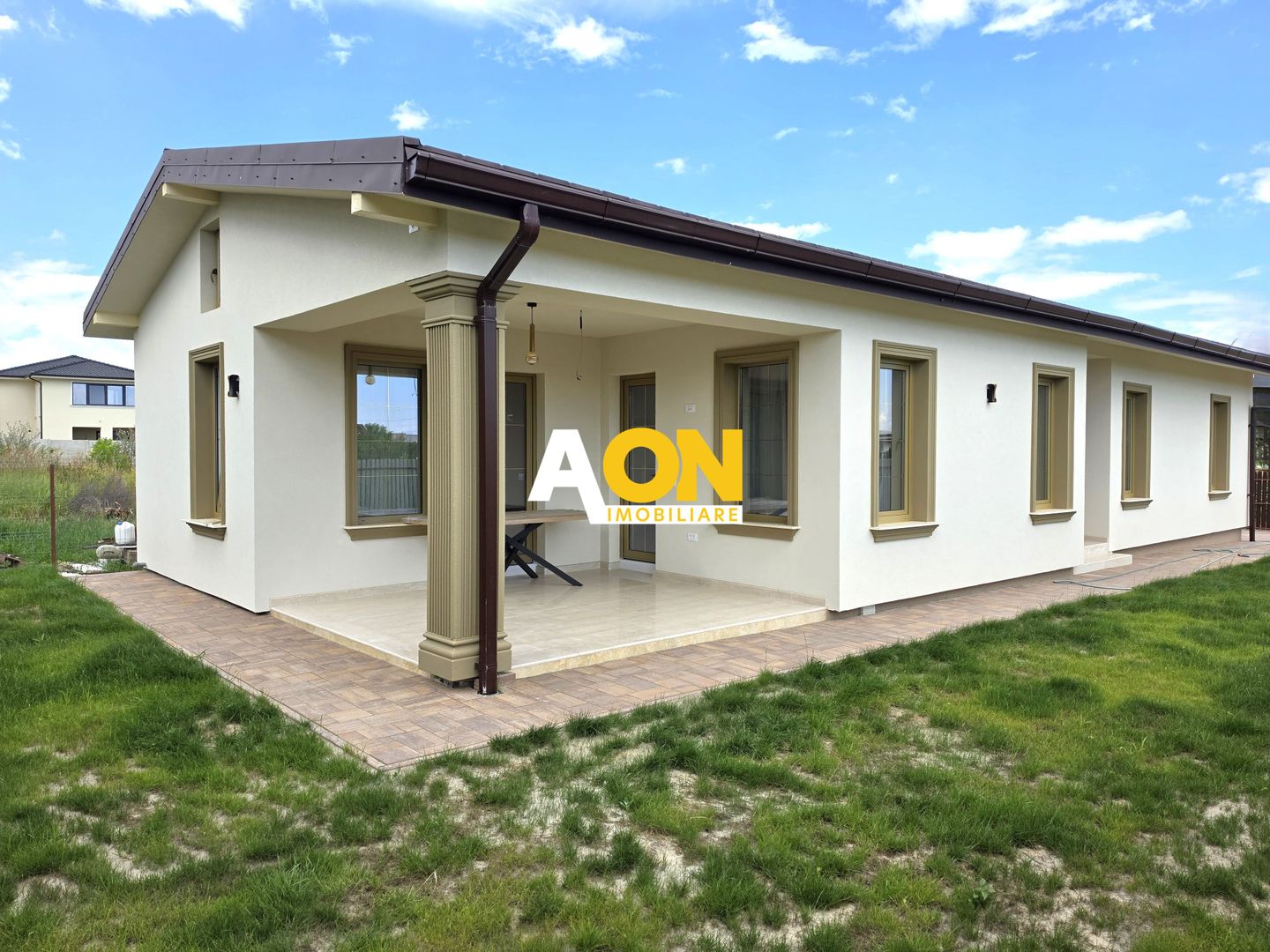 Casă nouă, 4 camere, mobilată, utilată, 418 mp teren, Micești - Poză 1
