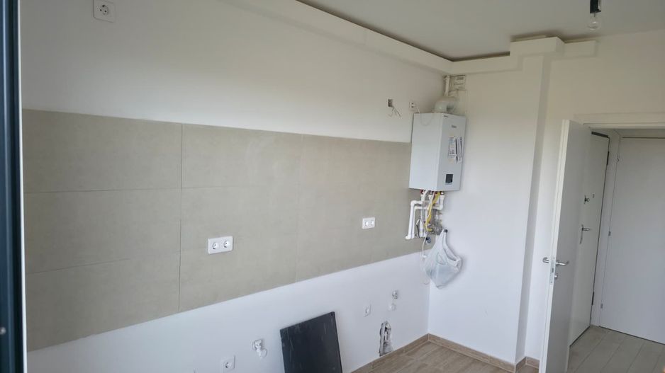 Apartament 3 camere și loc de parcare - Poză 2