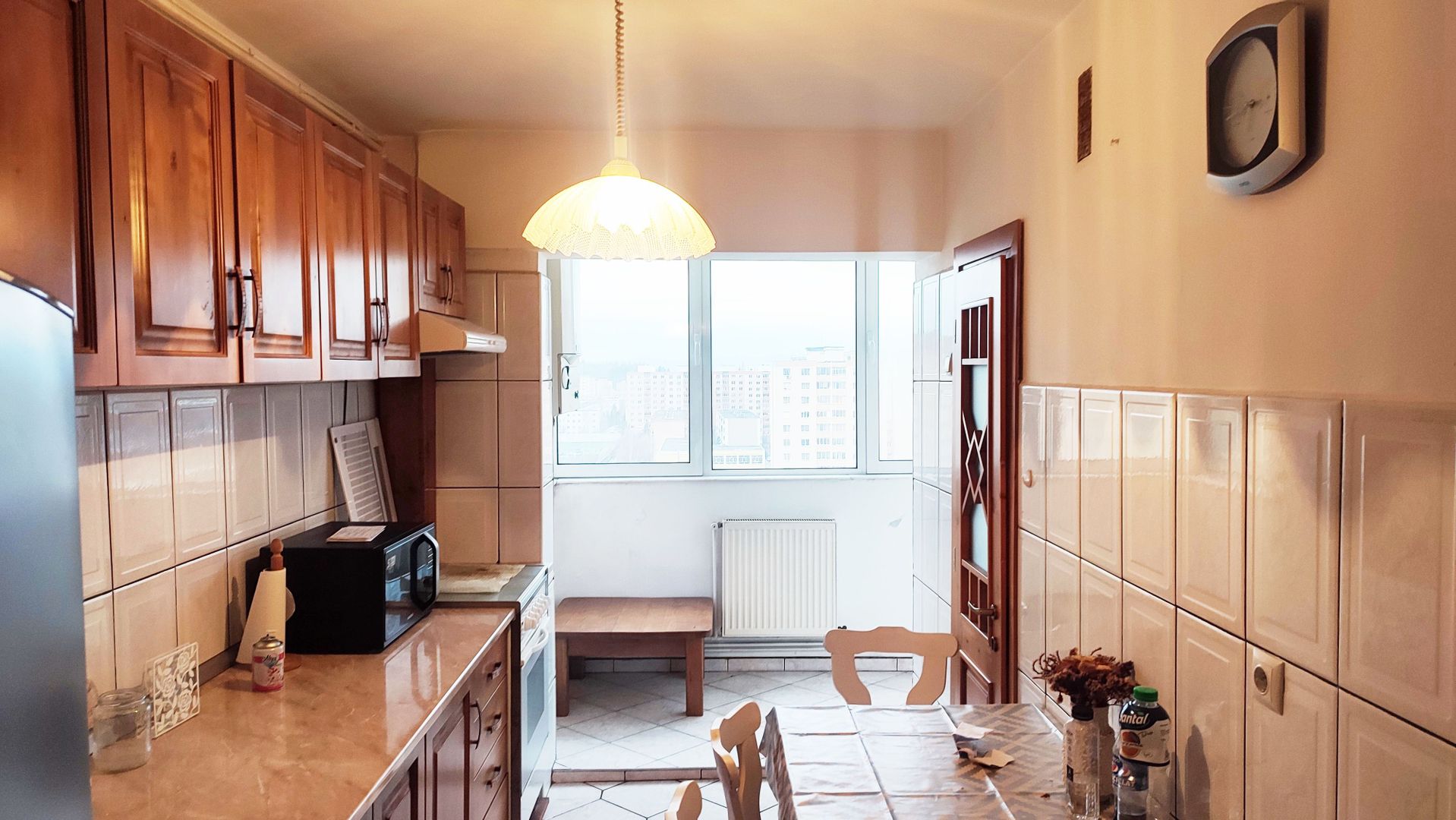 Apartament cu 3 camere decomandat mobilat-utilat - Poză 1