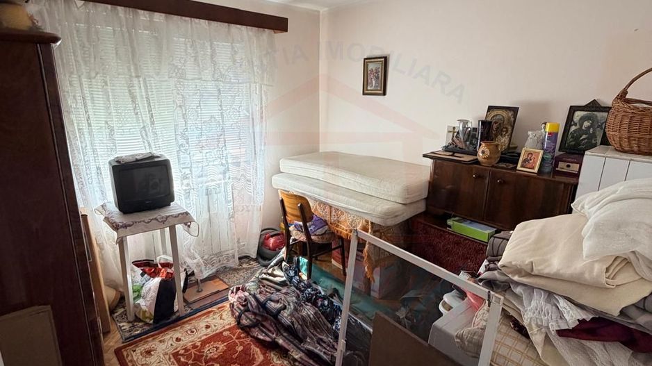 Vanzare apartament cu 4 camere in Micro 13, etaj 3, pret 65 000 euro - Poză 10