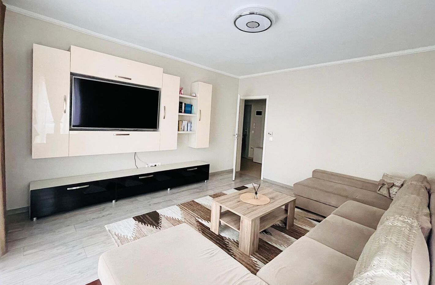 Închiriere apartament nou mobilat cu parcare si boxa et 2  Avantgarden 3 - Poză 1