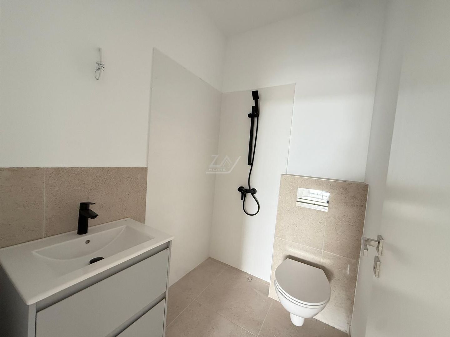 Terasa 20 mp. 2 bai. Lift. 2 locuri de parcare. - Poză 5