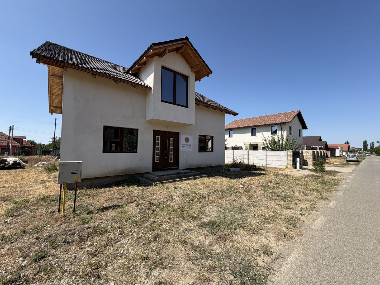 Casa la gri, 4 dormitoare, 3 bai, teren 400 mp - Poză 13