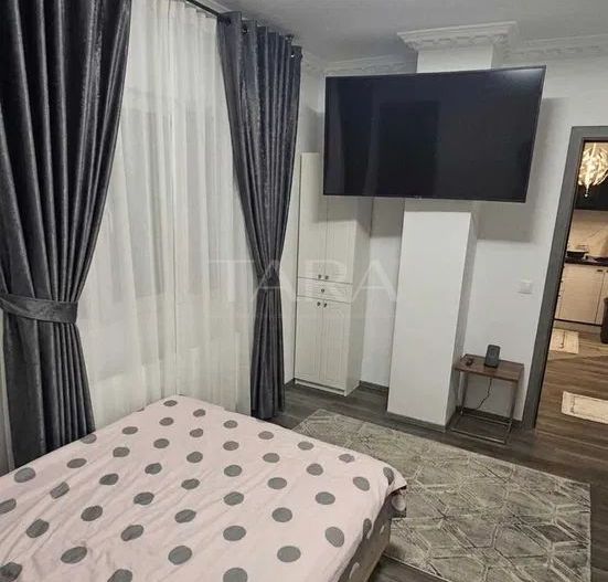 Apartament cu 3 camere in zona centrala - Poză 4