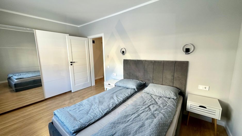 Apartament ultrafinisat 2 camere balcon 7.5 mp si parcare in Cristian - Poză 16