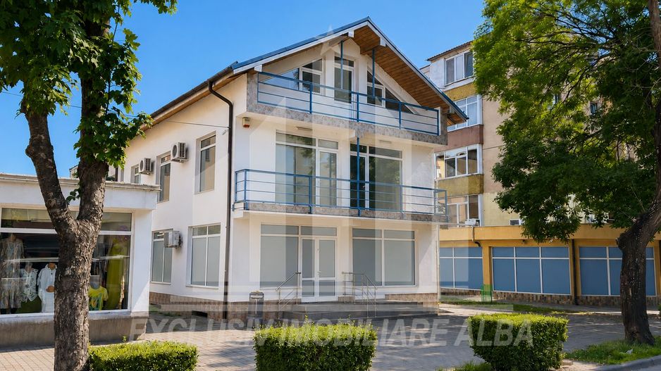 Spatiu Comercial | Laborator analize medicale | 400 mp | Cetate - Poză 1
