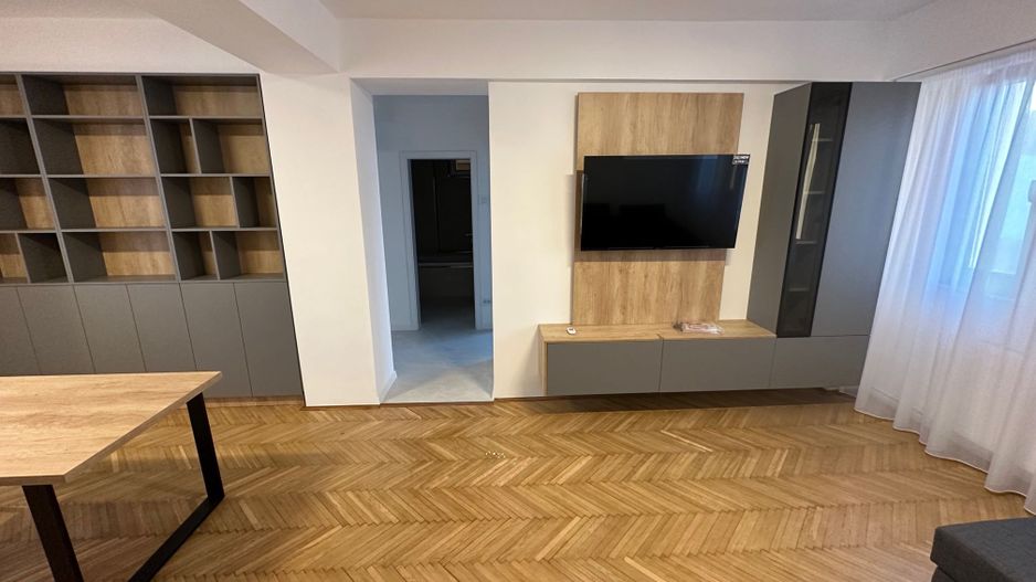 Apartament cu 3 camere de închiriat în zona Ultracentral - Poză 2