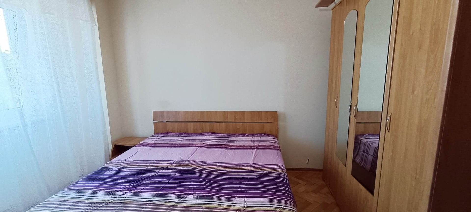 Apartament mobilat in Brasov-Grivitei - Poză 4