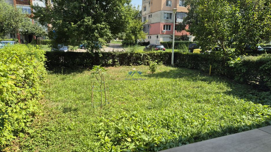 Vand apartament 2 camere, zona M3(U4), parter, balcon, gradina in fata - Poză 2