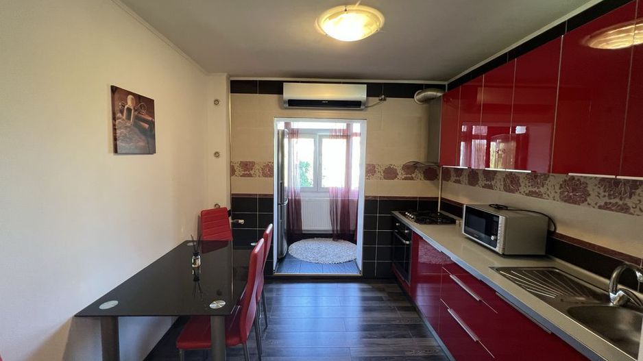 De Închiriat Apartament renovat 2 camere Rahova, loc parcare inclus - Poză 3