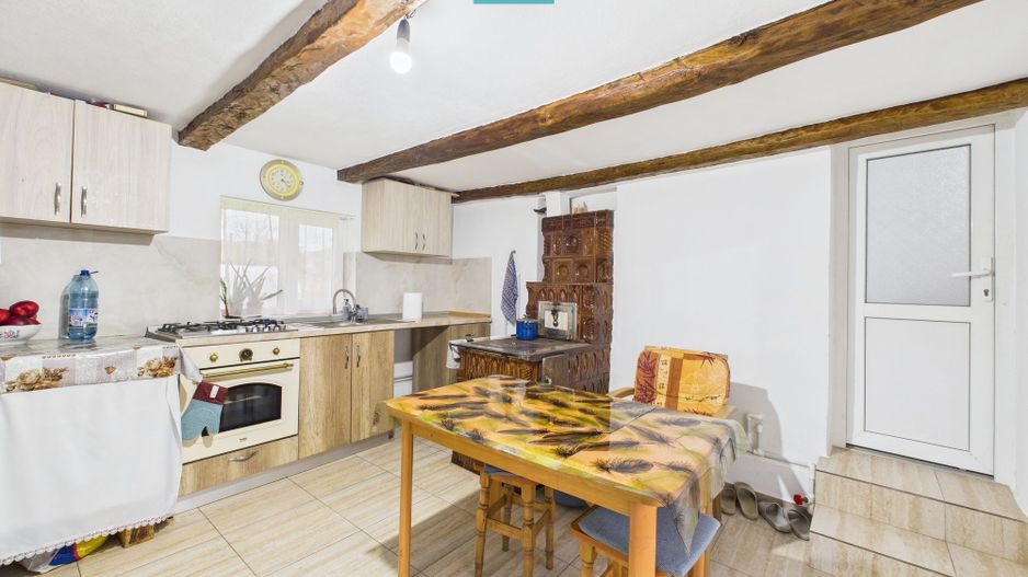 Casă renovată în localitatea Lazuri, Arad - Poză 11