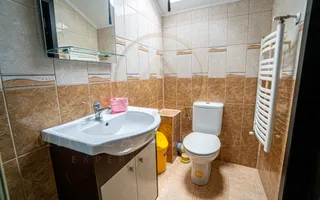 Casă Palazu Mare | Ideală pentru familie extinsă sau activitate mixta - Poză 15