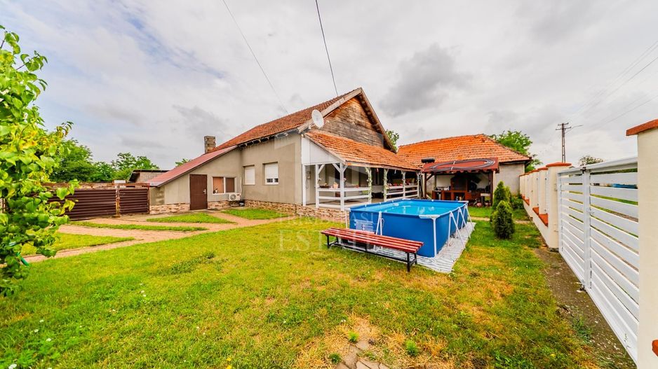 Casa individuala de vanzare in Iratosu 0% COMISION CUMPARATOR - Poză 1
