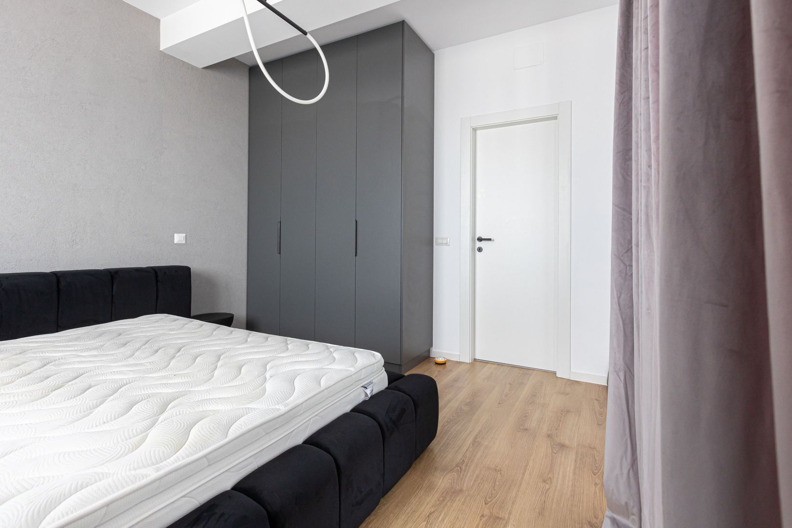 De Inchiriat Apartament 3 Camere de Lux, pe 2 Nivele, Sebastian sect.5 - Poză 25