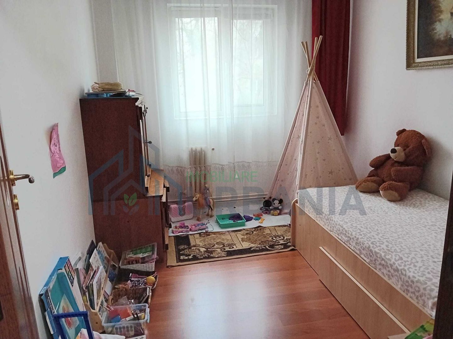 De vanzare apartament cu 3 camere la et 2 din 4, in Mircea cel batran, Iasi. - Poză 1