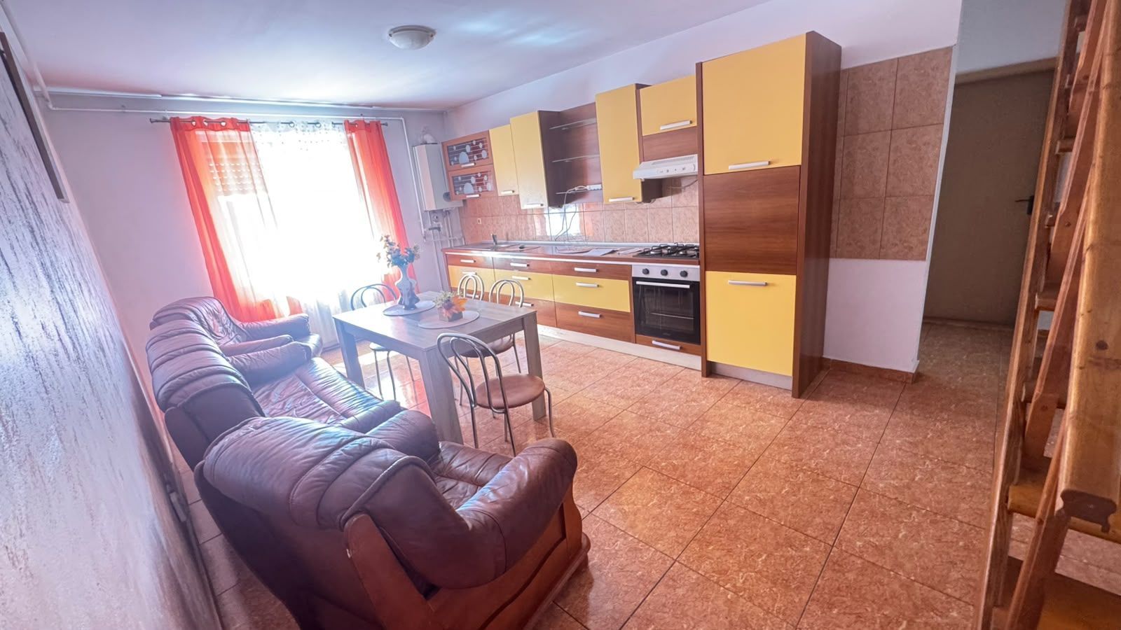 Apartament scara interioara - Poză 1