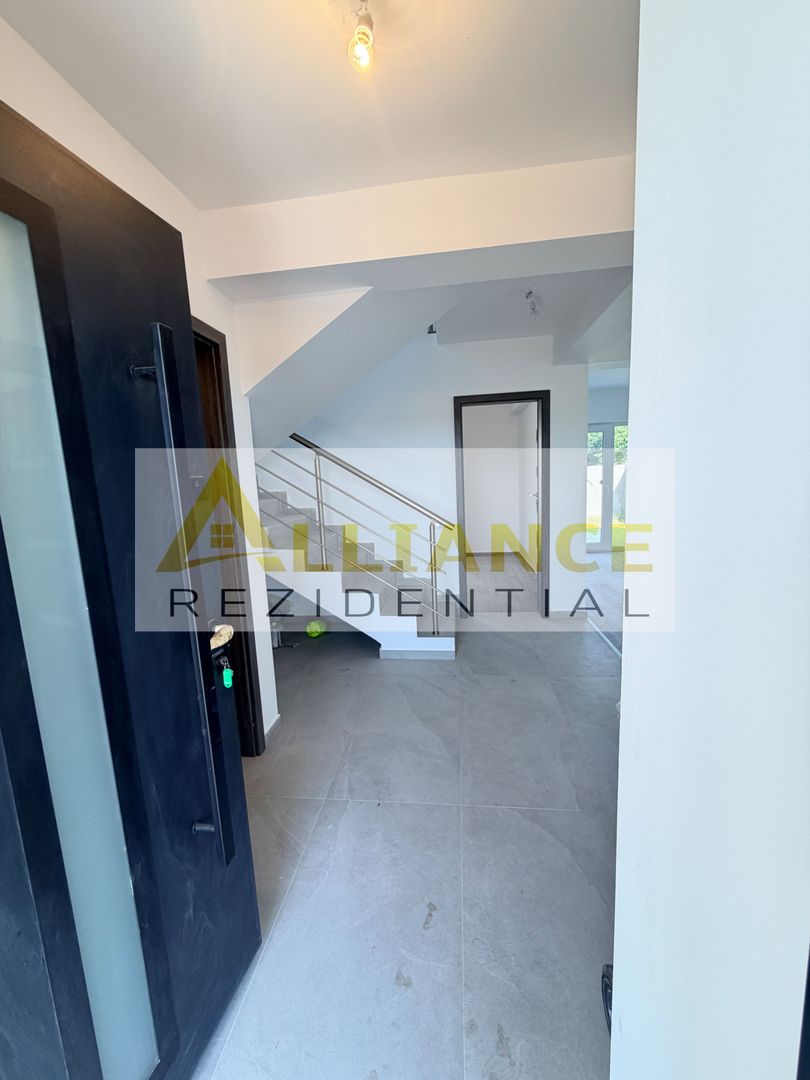 Casa de vanzare in Comuna Berceni | Zona de intrare | 5 camere | - Poză 3