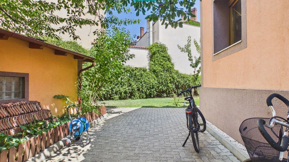 Casă ultracentrală cu 6 camere pentru investiții - Poză 28