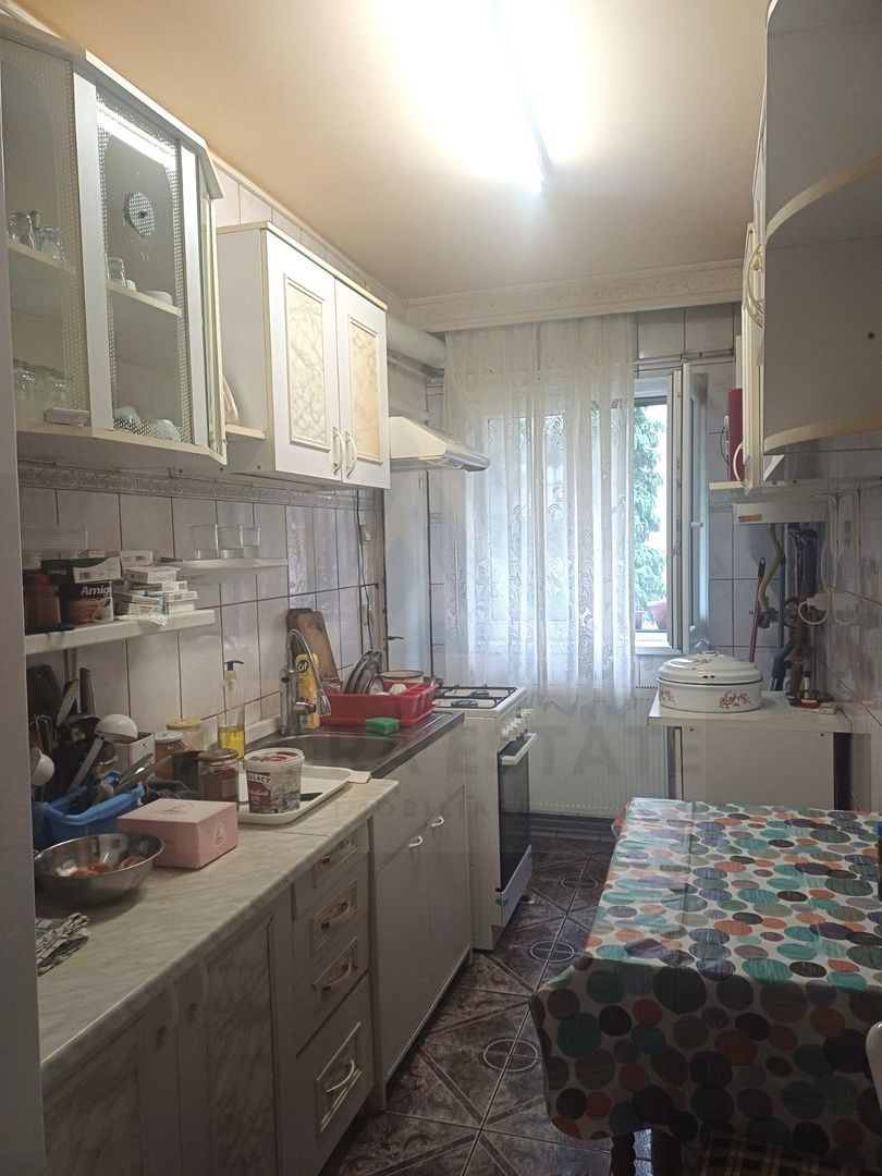 Apartament 4 camere 85 mp utili etaj 1 si pivnita in zona Vasile Aron - Poză 12