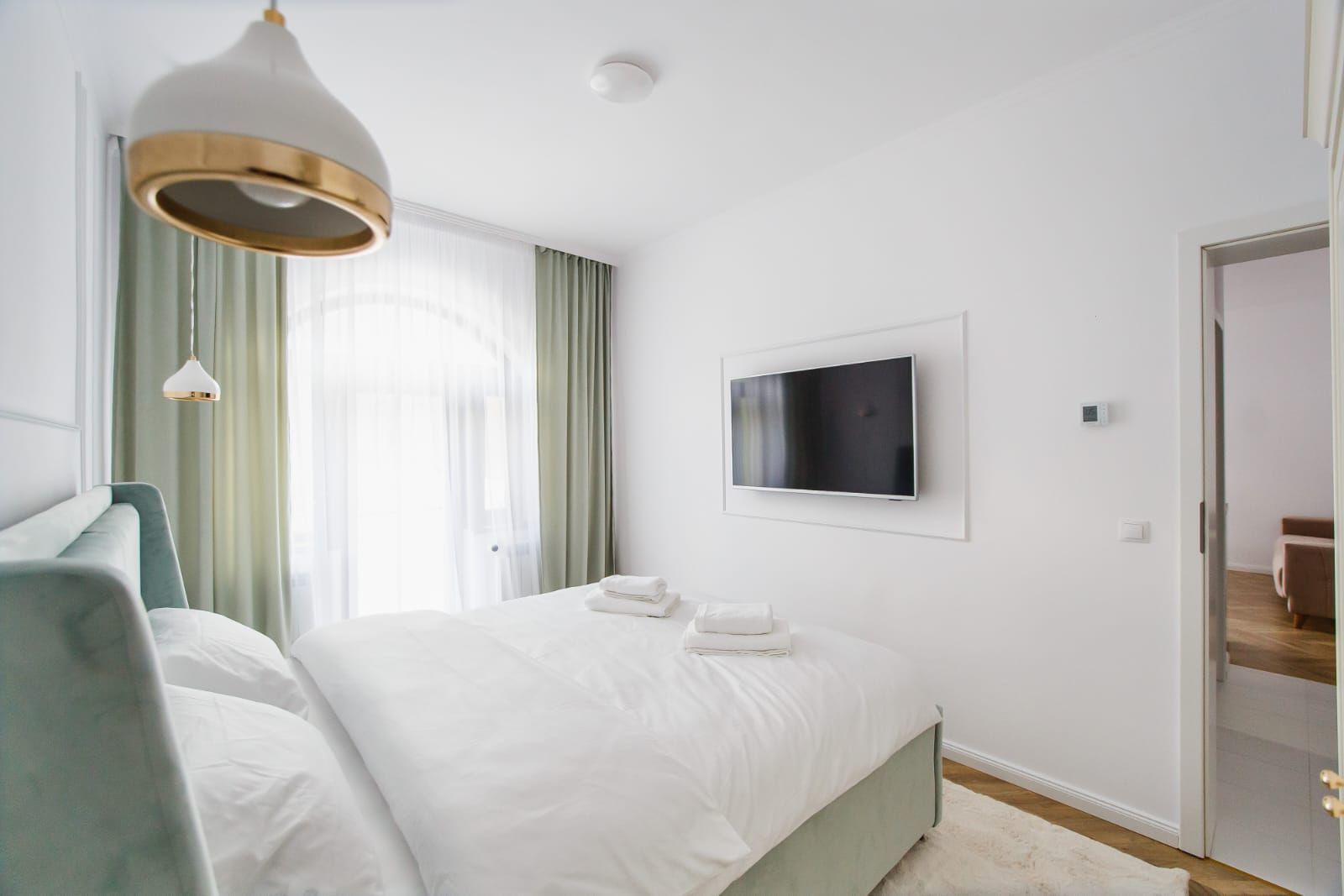 Chirie, 2 camere, Oradea, utilități incluse. 550€/lună. Comision 0 - Poză 2