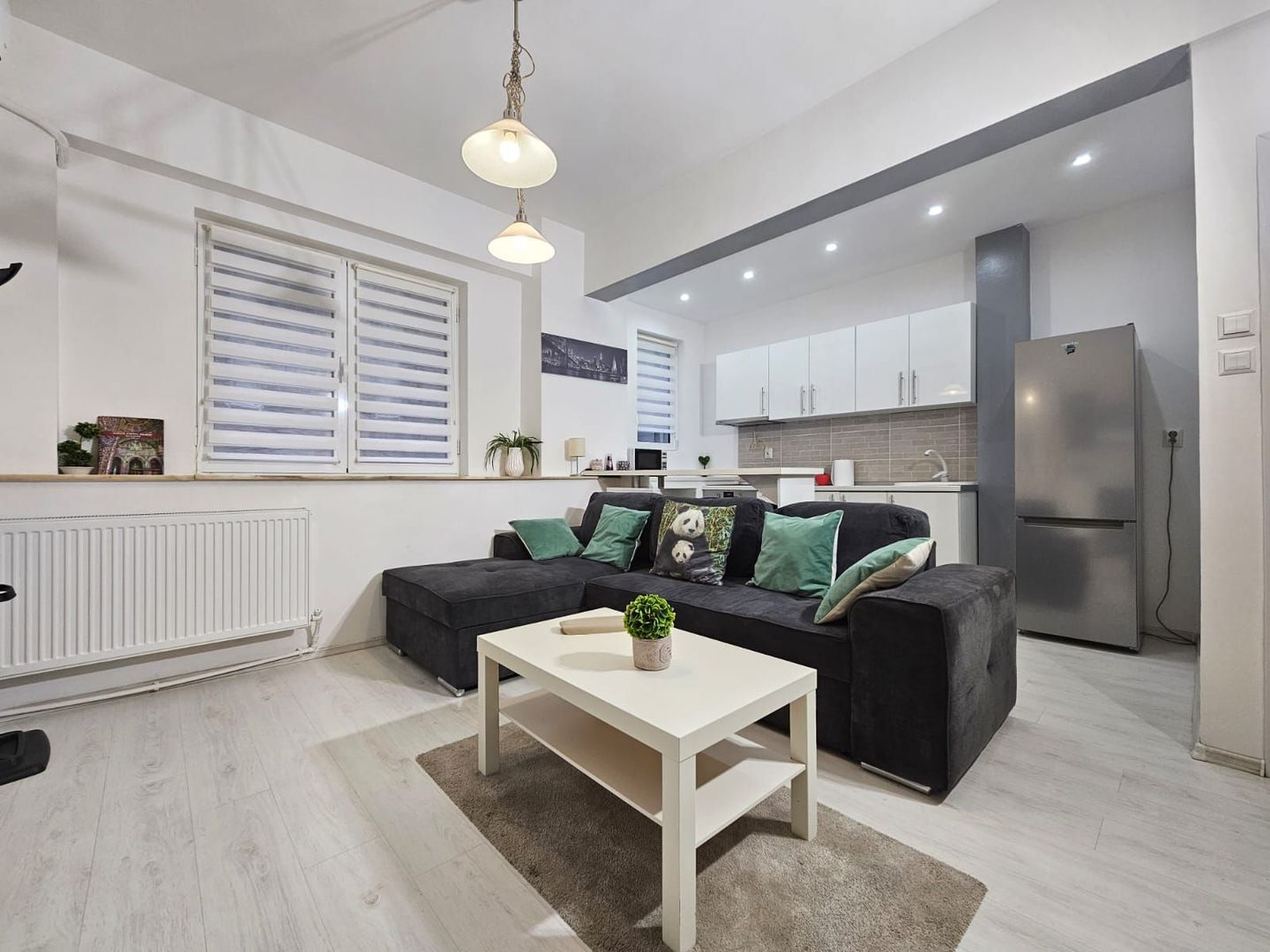 Închiriez apartament 2 camere lux modern, Piața Romană, petfriendly - Poză 2