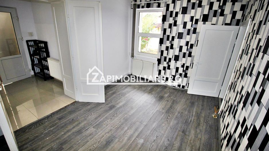 Spatiu birouri 4 camere, 2 băi,100 mp. zona centrală - Poză 4