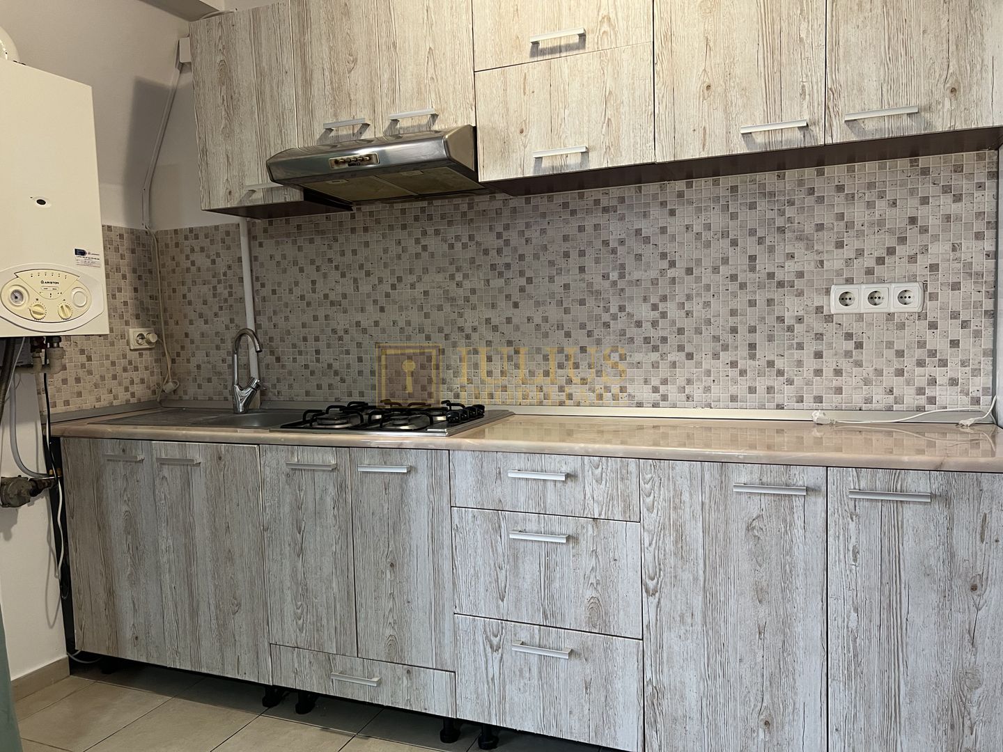 2 camere la mansarda langa Mc Donald's - Spital Judetean. - Poză 5