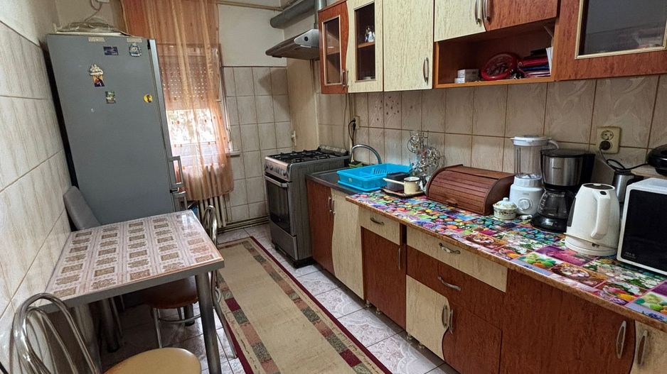 Apartament cu 3 camere de vanzare în Cugir - Poză 5
