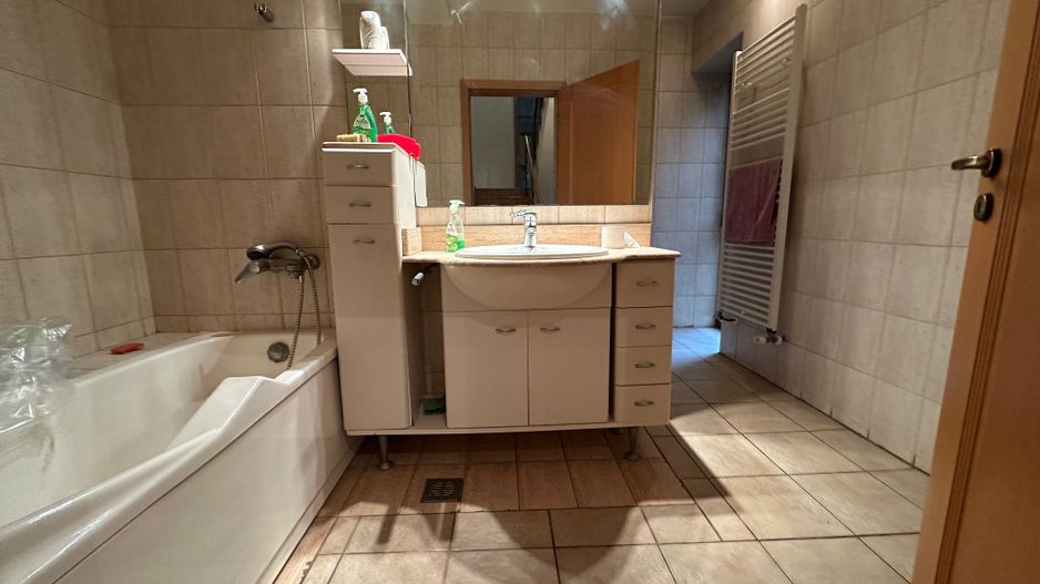 Casă / Vilă cu 6 camere în zona  Calea Aradului - Poză 15