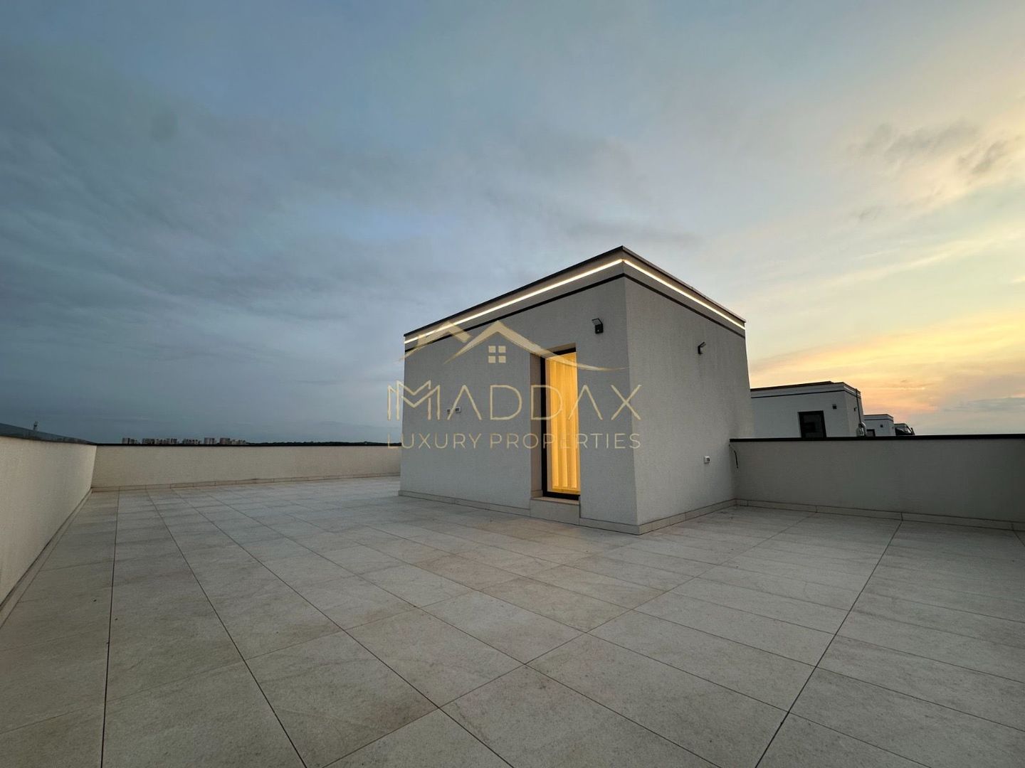 Vila individuala *432mp* + curte // 6 locuri Parcare / Pipera-Tunari - Poză 38