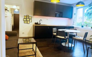Apartament cu 3 camere, 56 mp, complet mobilat, zonă centrală. - Poză 2