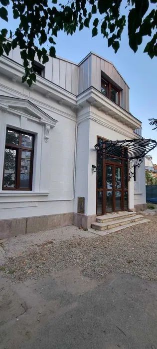 Vila in stil Art Nouveau | Mosilor, Noul Centru Vechi | Curte 150mp - Poză 1