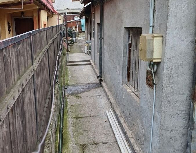 Casa individuala de vanzare, 400 m fata de  metrou Mihai Bravu, Mall Vitan - Poză 3