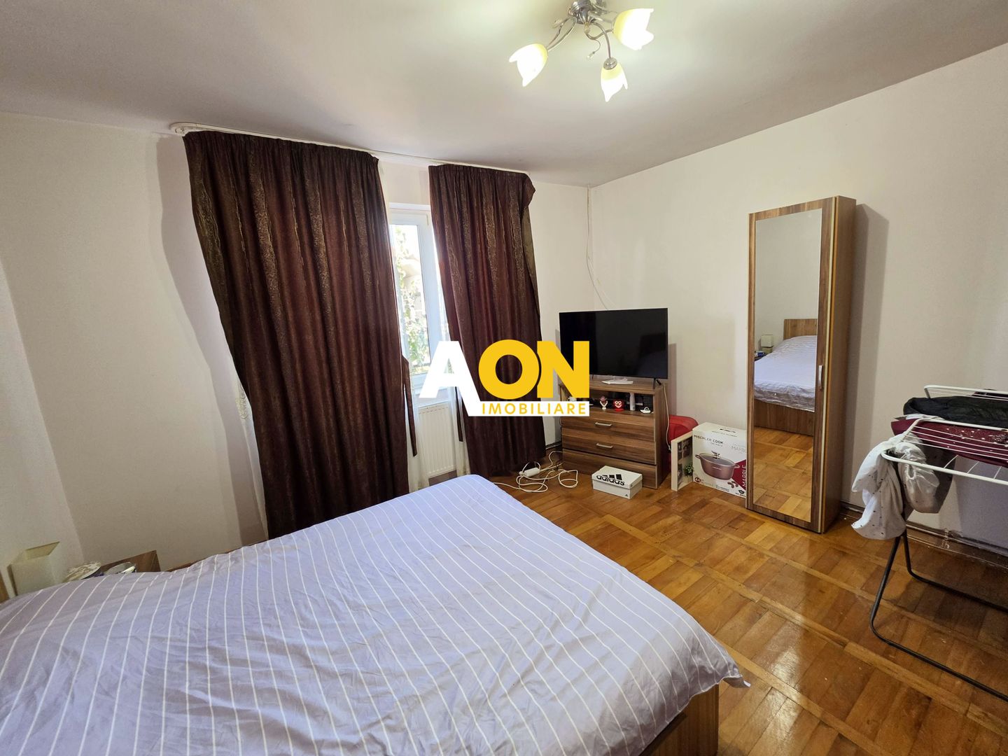 Casa cu 2 camere + anexe, toate utilitatile, 295 mp teren, zona Centru - Poză 12