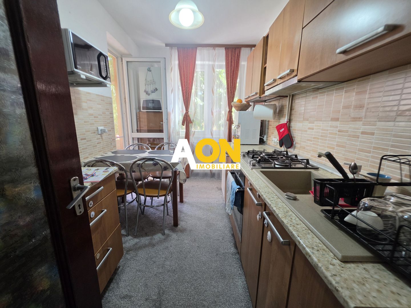 Apartament 2 Camere, Decomandat, Zona Cetate, Etaj 1 - Poză 4