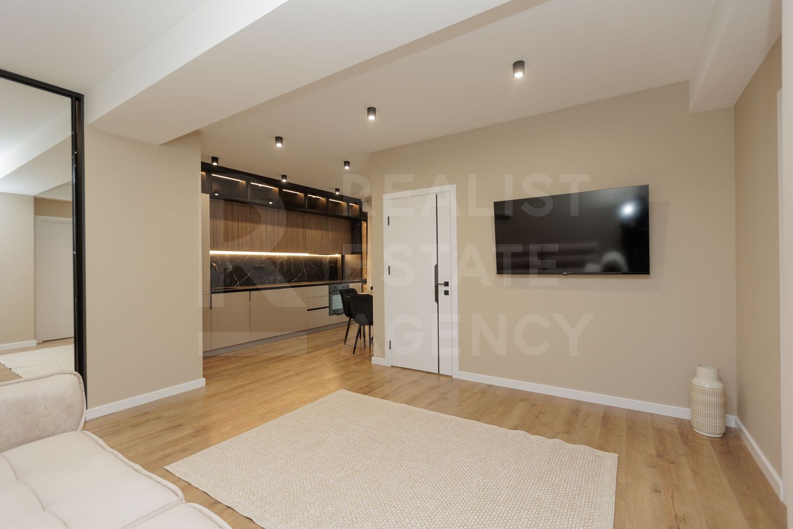 Vânzare, apartament, 2 camere, str. Vasile Lupu, Buiucani - Poză 2