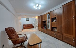 Vand Apartament spatios cu 4 camere de vanzare pe Bdul Decebal - Poză 1