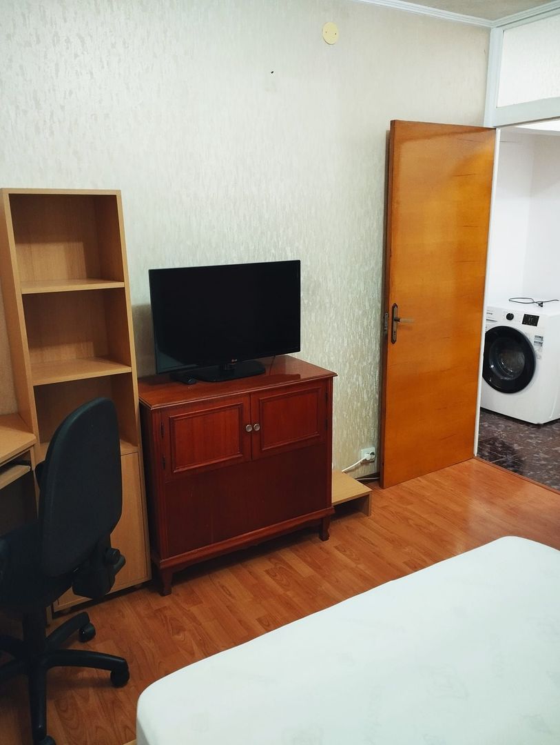 3 camere Brancoveanu - Secuilor - 2 gr. sanit., bloc 1986,loc parcare! - Poză 4