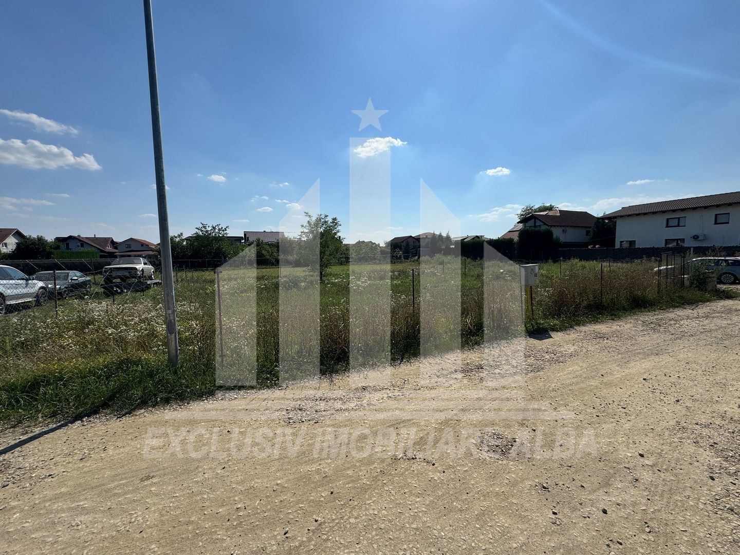 Teren intravilan | De vanzare | 411 mp | 19 ml deschidere | Arex - Poză 2