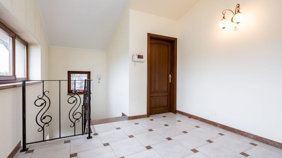 Vilă premium 11 camere | Dămăroaia | saună | fitness | teren 1.000mp - Poză 22