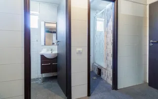 Clădire modernă, versatilă, cu terasă panoramică – locuință sau business - Poză 27