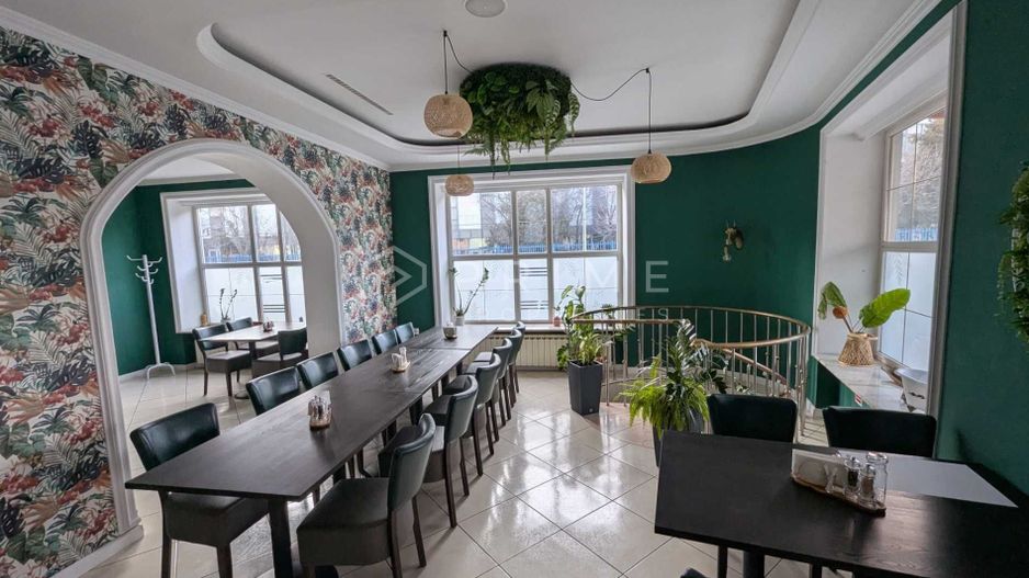 Spațiu Comercial Generos (384 mp) Amenajat ca Restaurant | Central - Poză 2