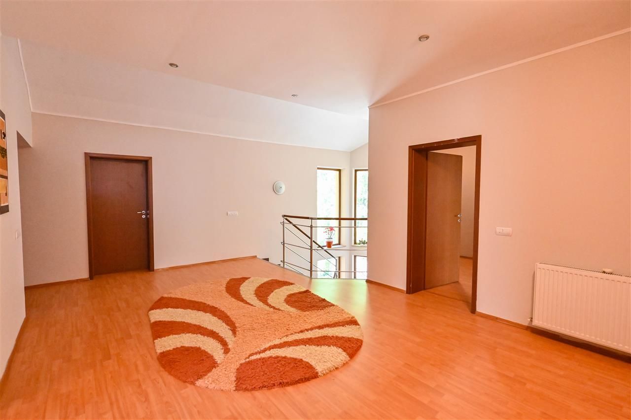 Vila cu 1.500 mp teren, gradina amenajata, linistita zonare,  Halchiu, Brasov - Poză 20